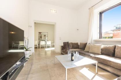 Prestigious Appartament Piazza Cavour - image 16