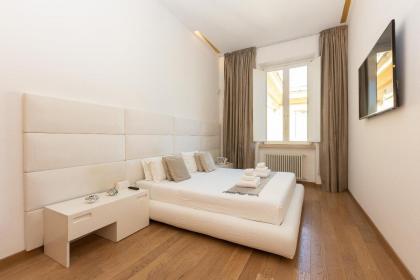 Prestigious Appartament Piazza Cavour - image 23