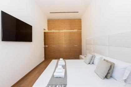 Prestigious Appartament Piazza Cavour - image 24