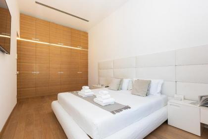 Prestigious Appartament Piazza Cavour - image 25