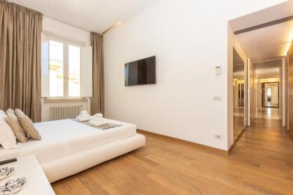 Prestigious Appartament Piazza Cavour - image 26