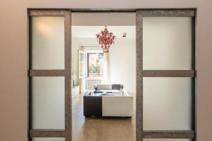 Prestigious Appartament Piazza Cavour - image 8