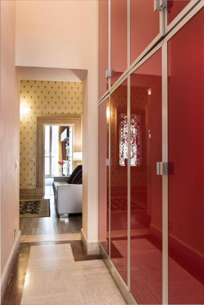 71ViadelCorso Luxury Home in Rome - image 23