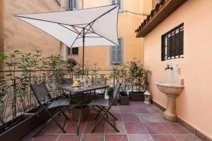 71ViadelCorso Luxury Home in Rome - image 26