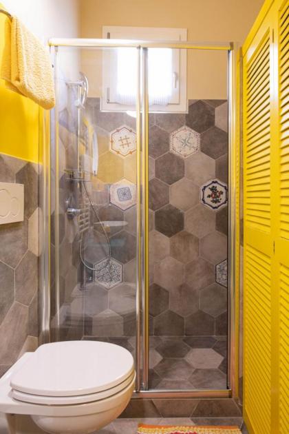 Trastevere Colorful Apartment with Terrace! - image 24