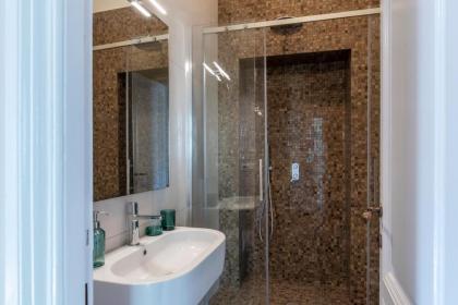 Trastevere Luxury Apartment with Terrace - image 28