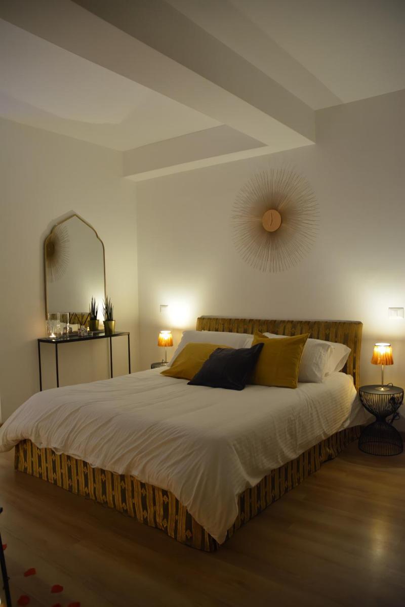 Vatican Luxury Apartment - main image