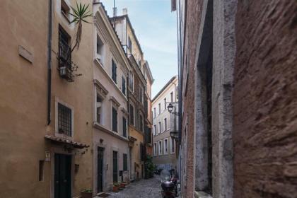 Piazza Navona & Pantheon Central Apartment - image 25