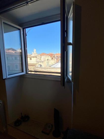 ML Luxury Apartment - image 29