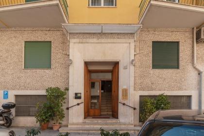 Vaticano & San Pietro Balcony Apartment - image 23
