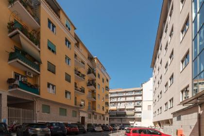 Vaticano & San Pietro Balcony Apartment - image 24