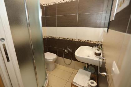 Movie Home Guesthouse - image 29