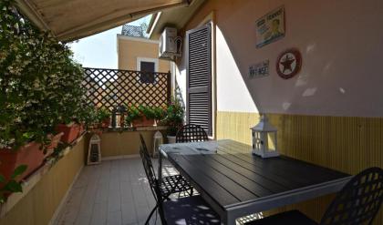 Penthouse apartment with terrace close to Vatican - image 21