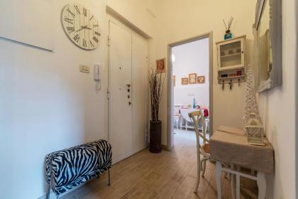 Penthouse apartment with terrace close to Vatican - image 27