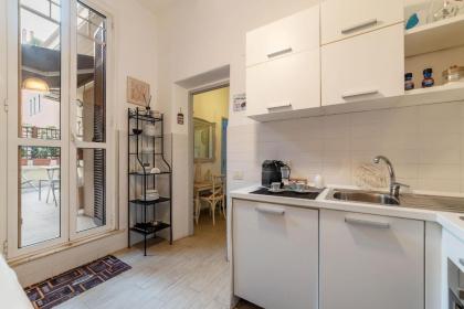 Penthouse apartment with terrace close to Vatican - image 29