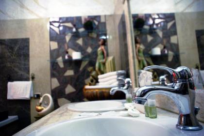 Gold luxury suite home roma - image 27