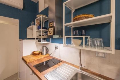 Rione Monti Studio Apt with private garden - image 22