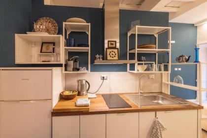 Rione Monti Studio Apt with private garden - image 23