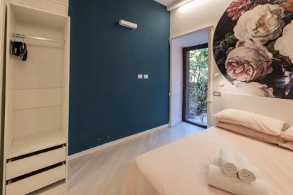 Rione Monti Studio Apt with private garden - image 24