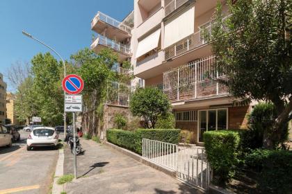 Piazza Bologna Terrace Apartment with Parking - image 29