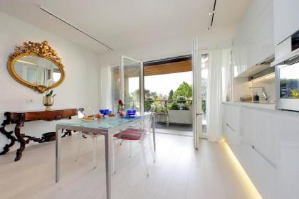 Luxury Aurelia Apartment with Swimming Pool - image 10