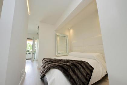 Luxury Aurelia Apartment with Swimming Pool - image 11