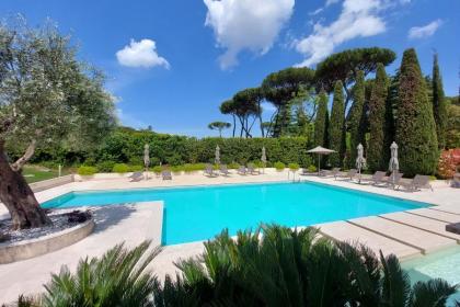 Luxury Aurelia Apartment with Swimming Pool - image 13