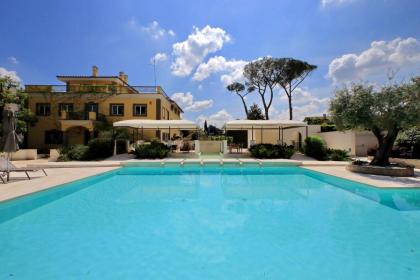 Luxury Aurelia Apartment with Swimming Pool - image 14