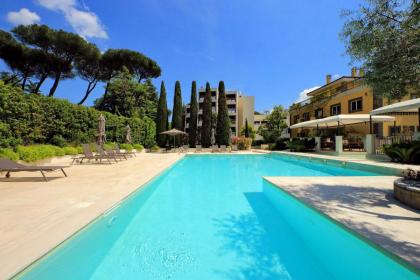 Luxury Aurelia Apartment with Swimming Pool - image 15
