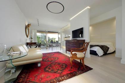 Luxury Aurelia Apartment with Swimming Pool - image 22