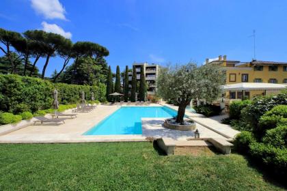 Luxury Aurelia Apartment with Swimming Pool - image 3