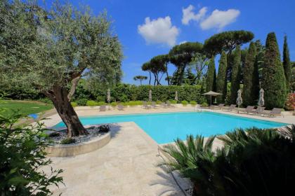 Luxury Aurelia Apartment with Swimming Pool - image 4