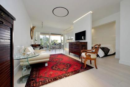 Luxury Aurelia Apartment with Swimming Pool - image 8