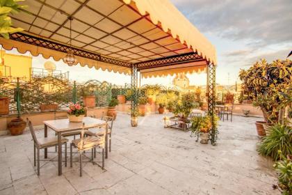 Exclusive Terrace Campo di fiori Pantheon - image 23