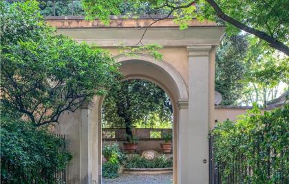 Amazing apartment in Roma with WiFi and 2 Bedrooms - image 24