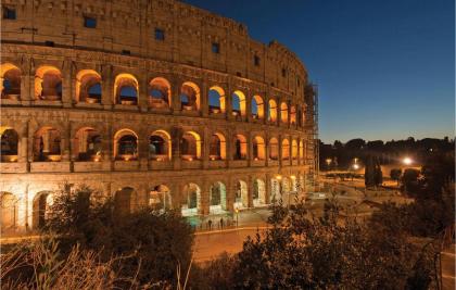 Amazing apartment in Roma with WiFi and 2 Bedrooms - image 29