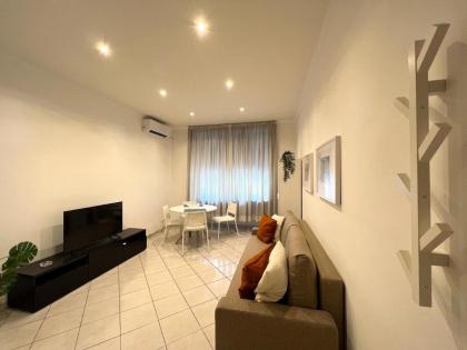 IV House - image 28