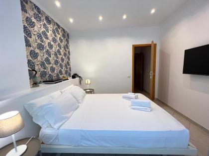 IV House - image 29