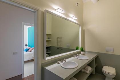 iFlat Campo dei Fiori Stylish Apartment - image 29