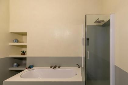 iFlat Campo dei Fiori Stylish Apartment - image 30