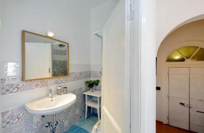 Cavour 2 bedrooms apartment - image 30