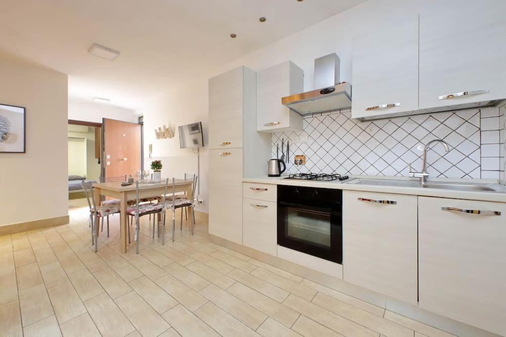 Take me Rome - Vatican Flat Spacious Cozy with Court - image 6