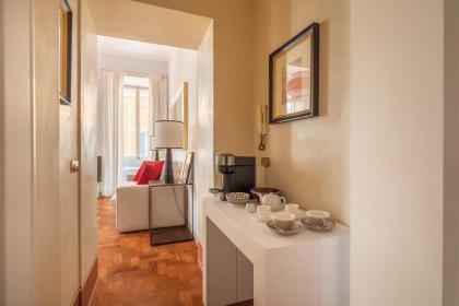 Pantheon Delightful Apartment - image 25
