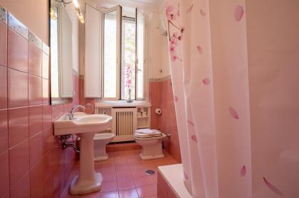 Ninetyone via sistina apartment Spanish Steps - image 23