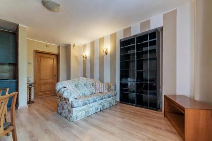 Roomy&Cozy Apartment with Shared Terrace - image 25
