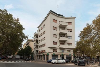 Clodia Apartments - image 30