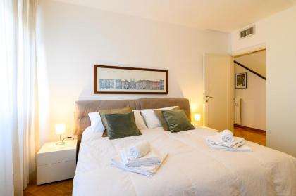 Peaceful Penthouse with Garage - image 13