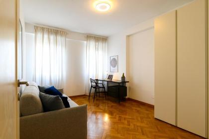 Peaceful Penthouse with Garage - image 27