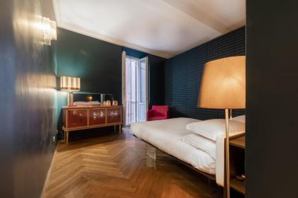 Chic and Style in Historical Via Giulia - image 23