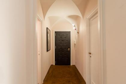 Chic and Style in Historical Via Giulia - image 29